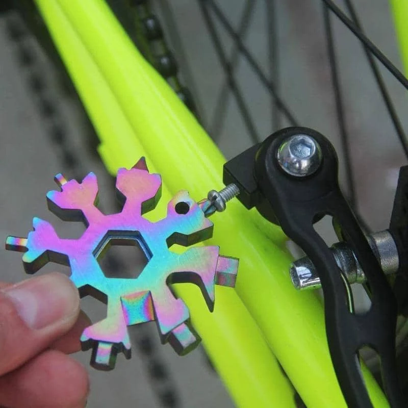 18-in-1 Edelstahl-Schneeflocken-Multi-Tool