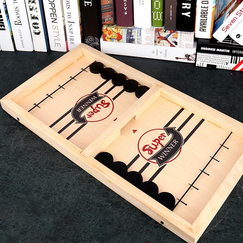 Holztischhockey Schießen Schach