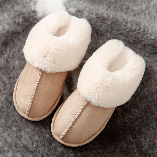 Weiche Plüsch-Schuhe zum Hineinschlüpfen